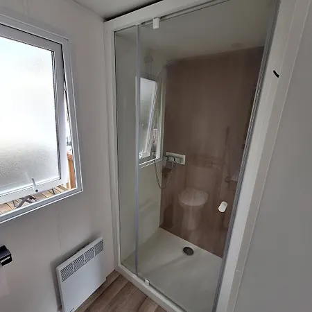 Campsite Mobil-home Family 6-8 Personnes Bois Dormant *