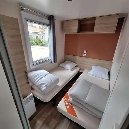 Mobil-home Family 6-8 Personnes Bois Dormant Campsite *