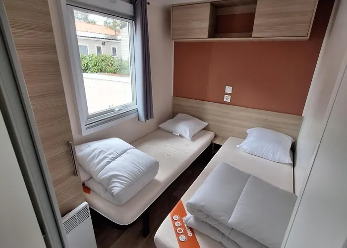 Mobil-home Family 6 Personnes, 4 Etoiles Bois Dormant Vendee Κάμπινγκ *